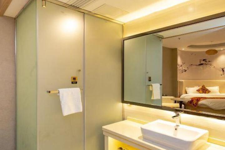 kansy Hotel