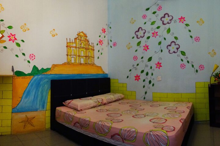 Room 8 of 65