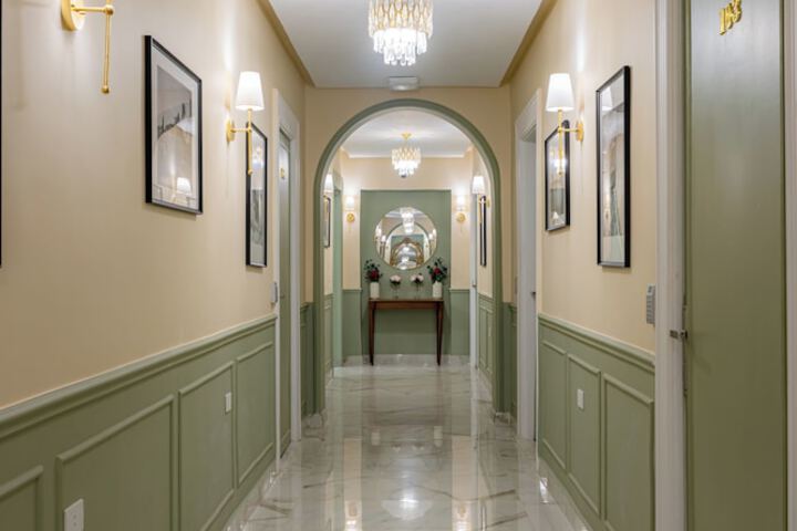 Ballroom/Hall 23 of 24