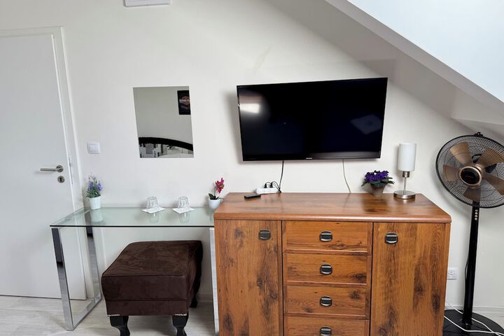 Room 42 of 48