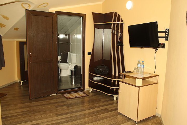 Room 7 of 36