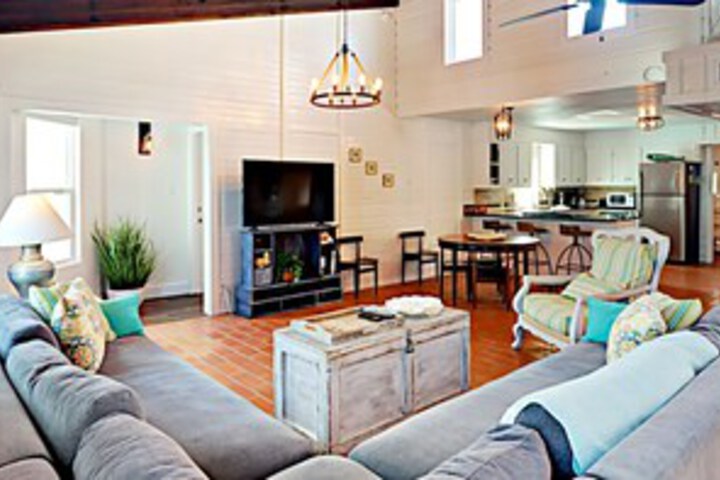 Cabinessence at La Playa Home