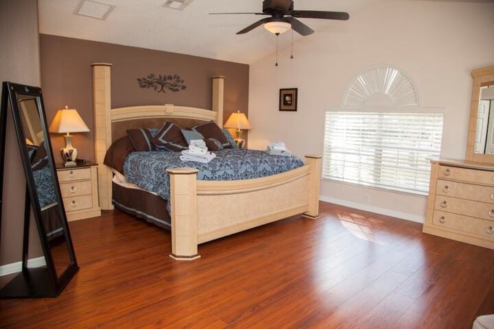 Room 5 of 36