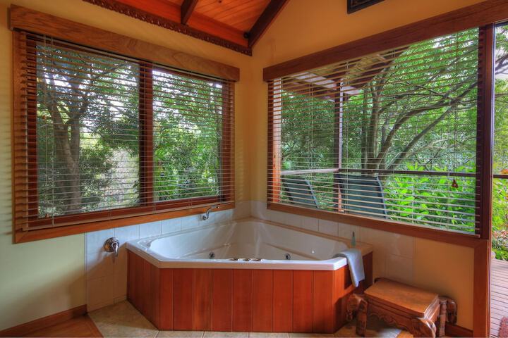 Hot Tub 81 of 108