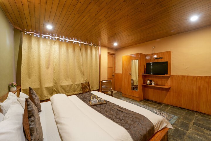 Room 6 of 37