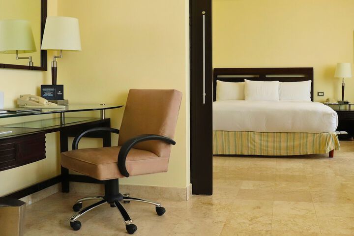 Room 12 of 89