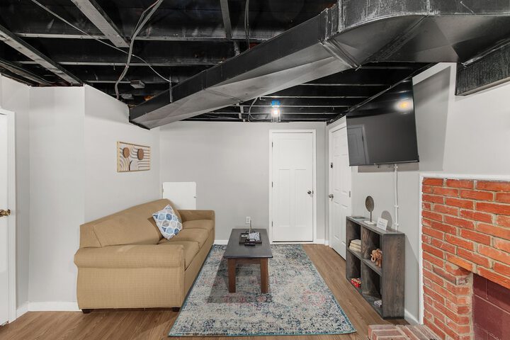 Room 30 of 41