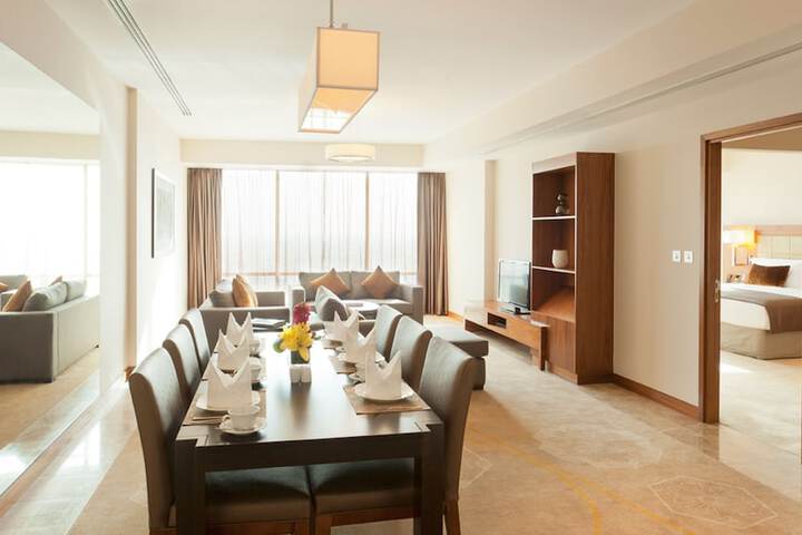 Room 32 of 180