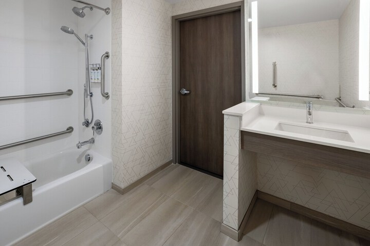 1 King Standard Walk in Shower (12 of 17)
