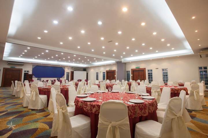 Ballroom/Hall 26 of 48