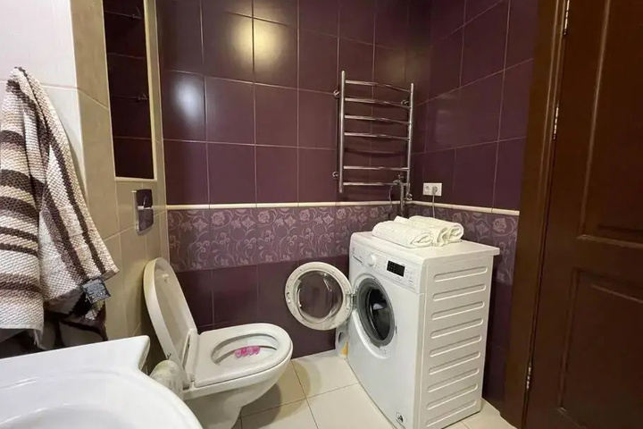Room 6 of 14