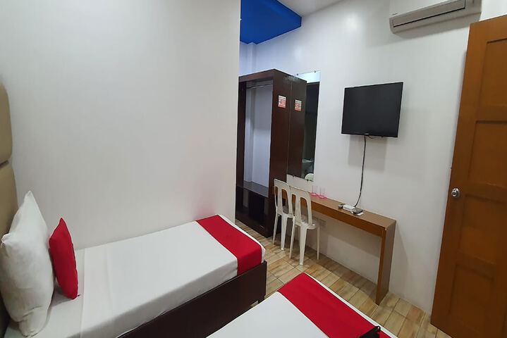 Room 7 of 19