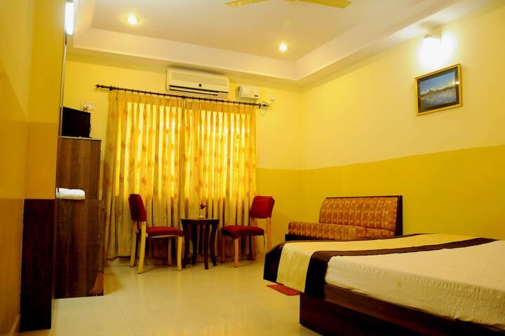 Room 15 of 36