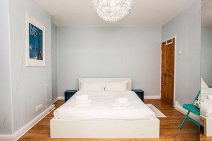 Room 10 of 23