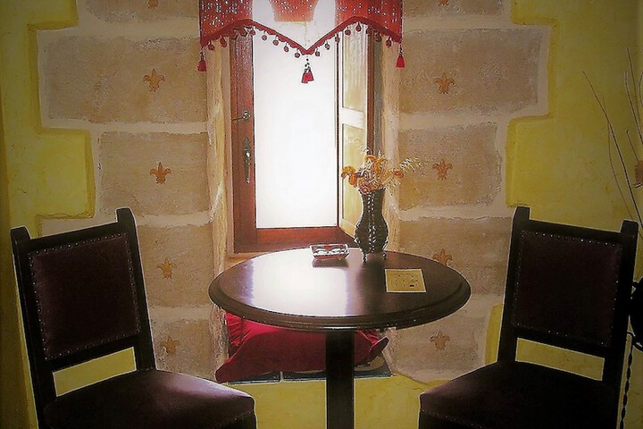 Room 26 of 77