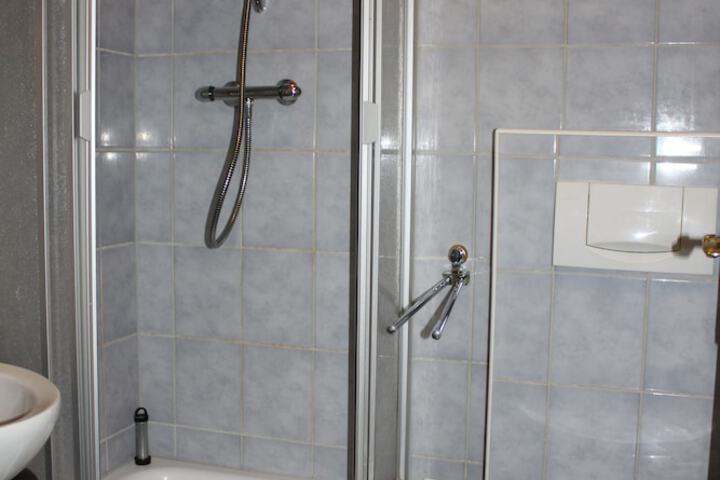Room 5 of 26