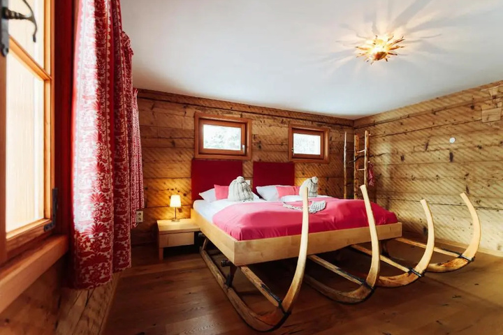 Room 4 of 29