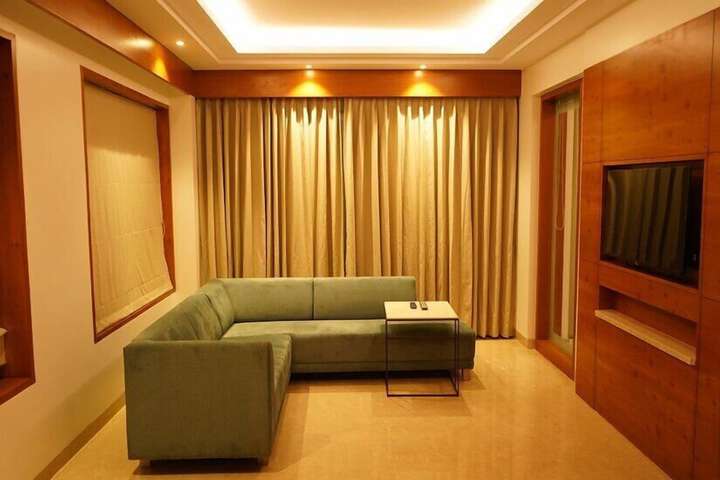 Room 11 of 24