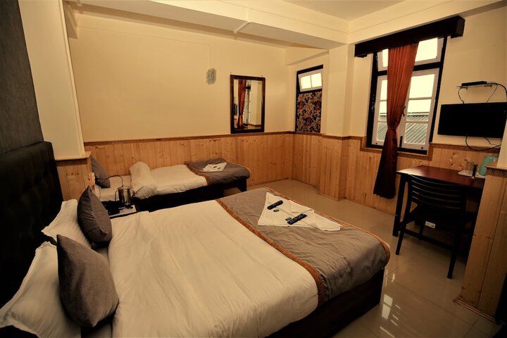 Room 7 of 25