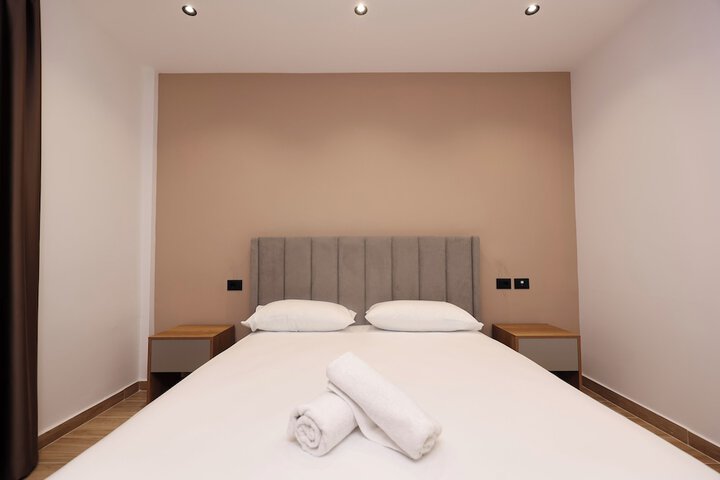 Room 10 of 73