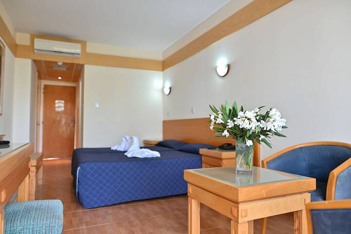 Room 9 of 31