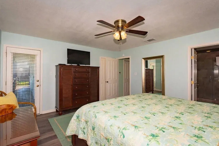 Room 3 of 13