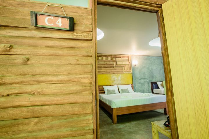 Room 28 of 90