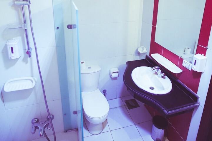 Room 13 of 23