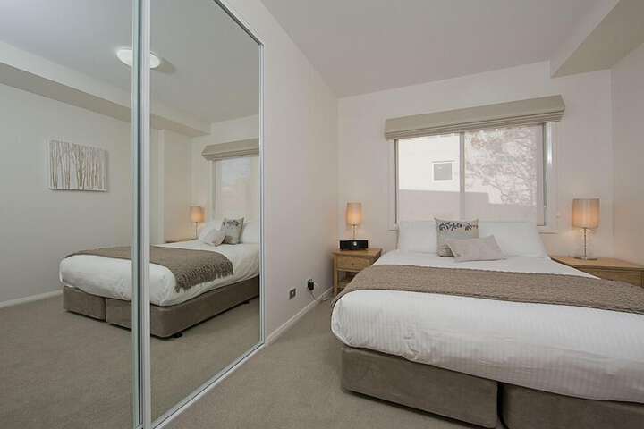 Room 6 of 29