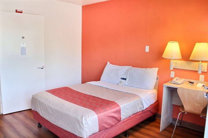 Room 15 of 41