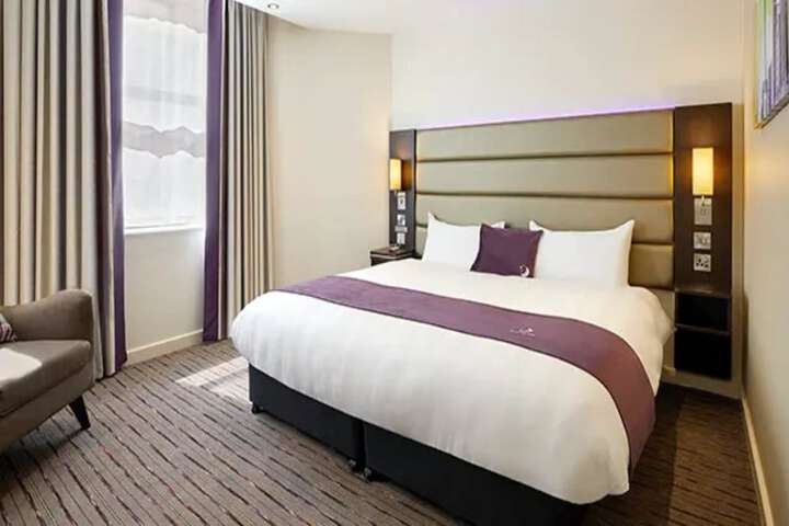 Room 4 of 14
