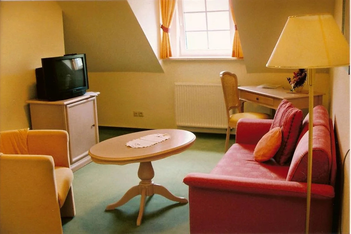 Room 3 of 10