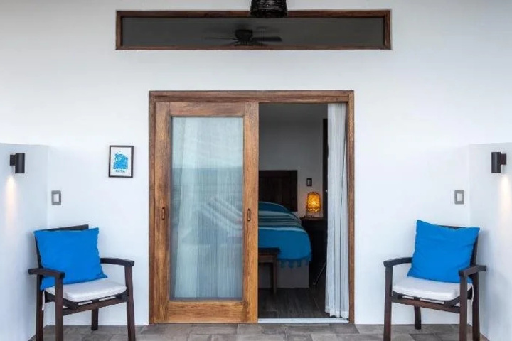 Room 4 of 23