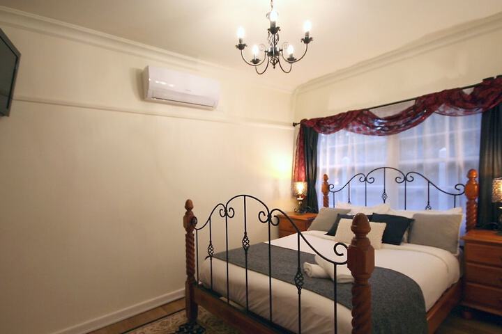 Room 2 of 24