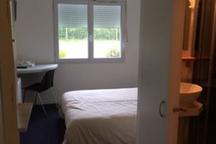 Room 6 of 15