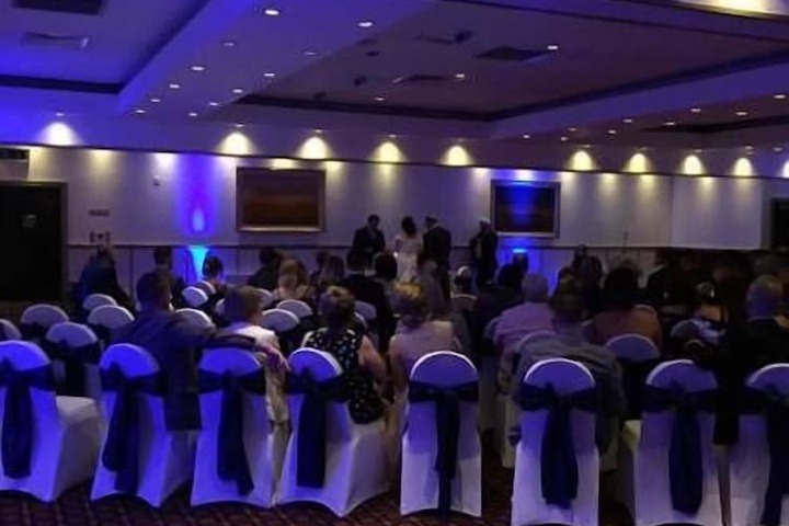 Ballroom/Hall 12 of 14