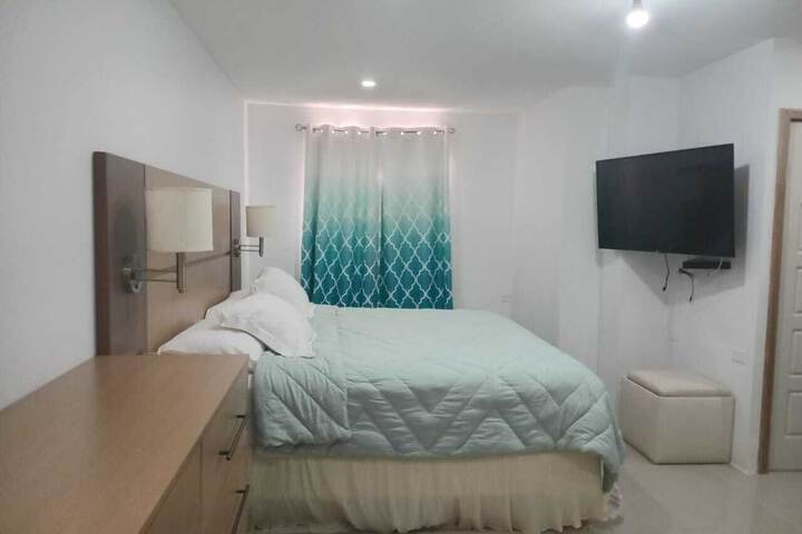 Room 5 of 9