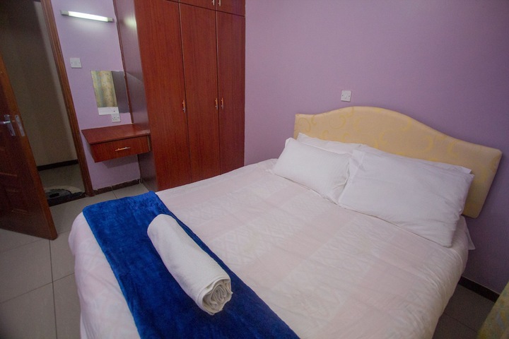 Room 26 of 90