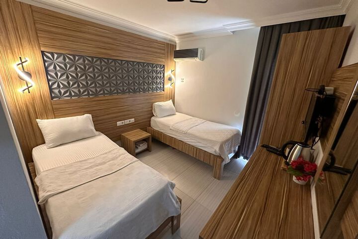 Room 14 of 68