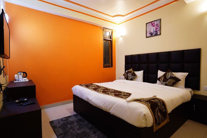 Room 16 of 37