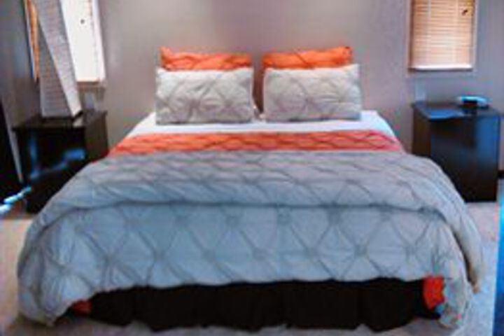 Room 11 of 28