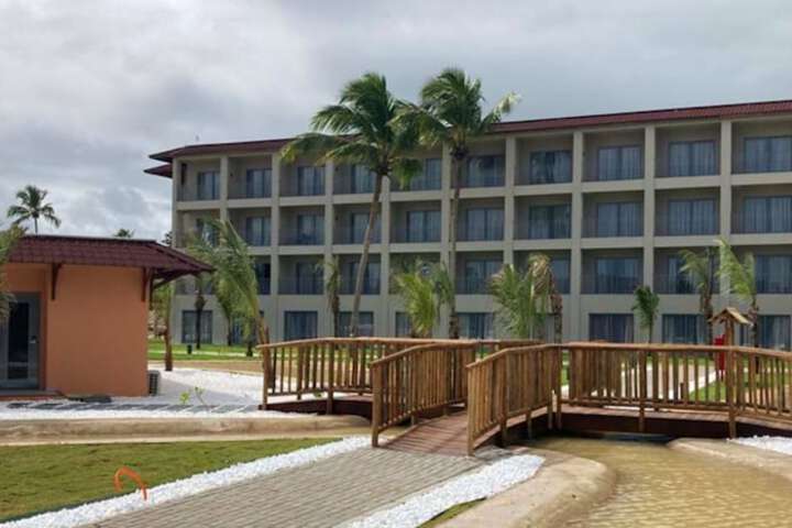 Hotel Exterior 64 of 72