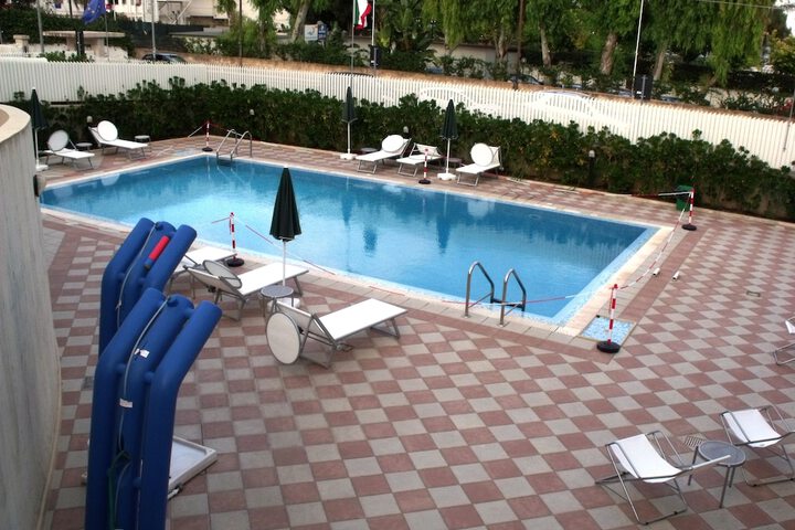 Hotel with Pool
