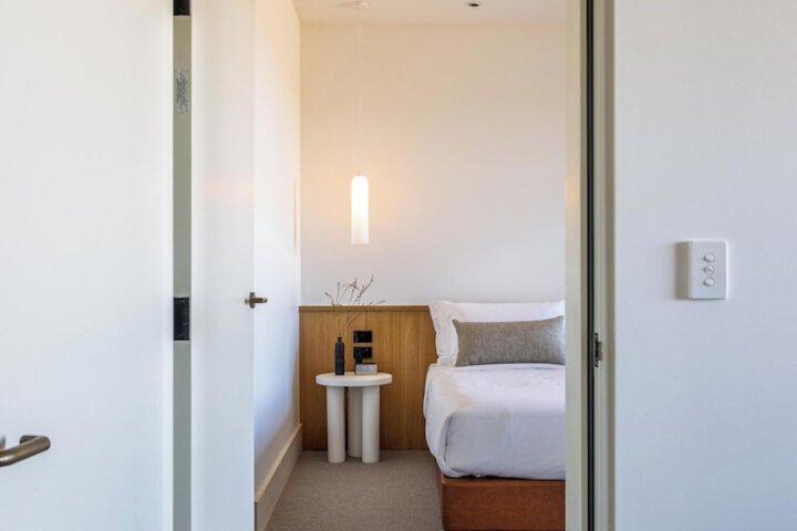 Room 10 of 62