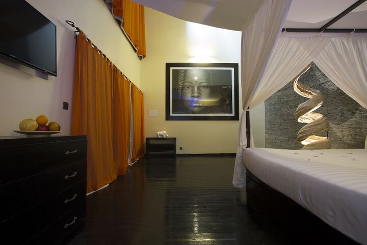 Room 3 of 36