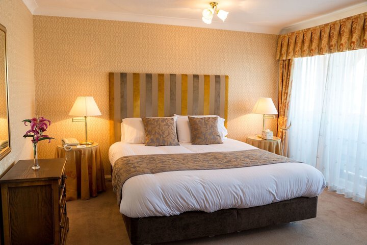 Room 10 of 72
