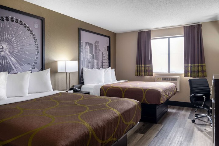 2 Queen Beds (4 of 12)