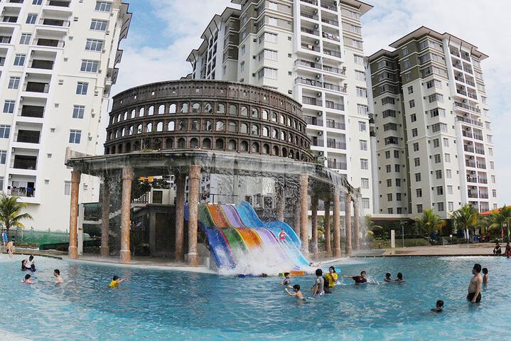 Pools & Facilities