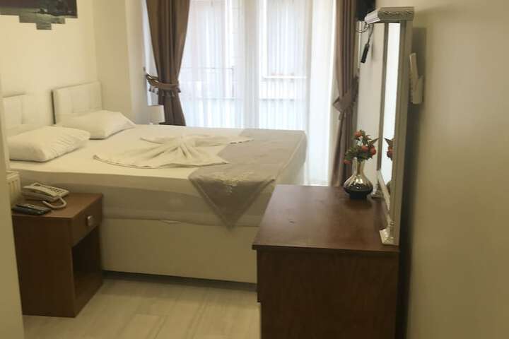 Room 9 of 75