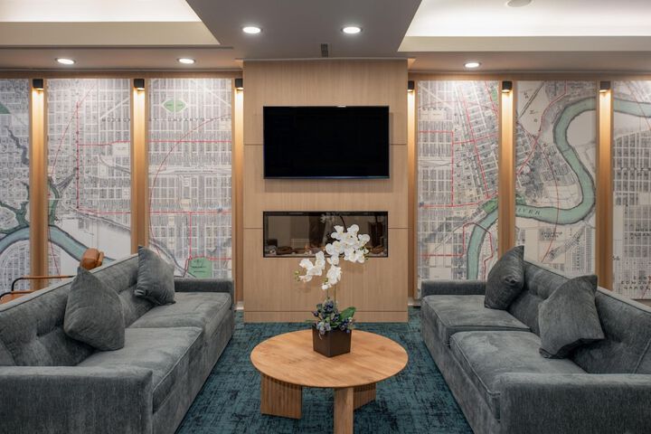 Hotel Interior 4 of 38